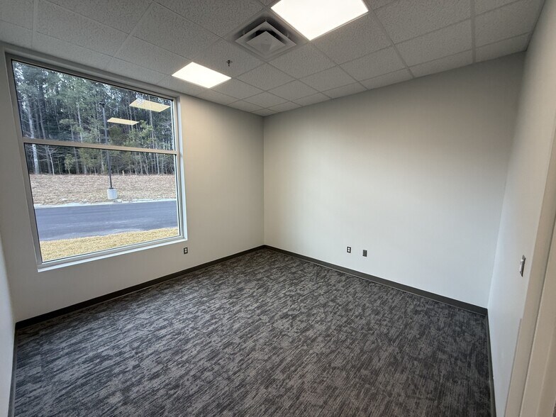 More Photos Of 5601 Chudoba Pky, Prince George Distribution For Lease