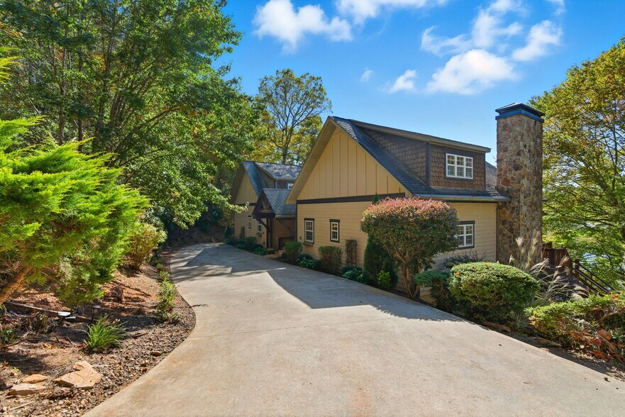 More Photos Of 2003 Bend of the Riv, Hiawassee Specialty For Sale