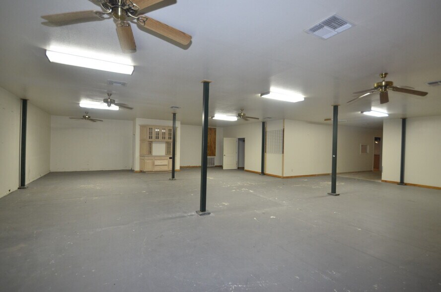 More Photos Of 31633 US-377 Hwy, Gordonville Light Distribution For Sale