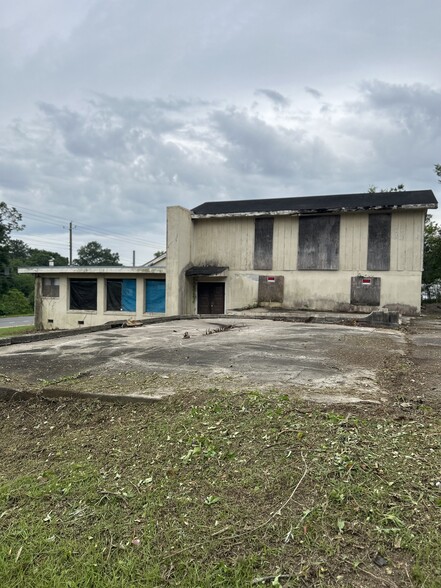 Primary Photo Of 3155 Pio Nono Ave, Macon-Bibb Lodge Meeting Hall For Sale