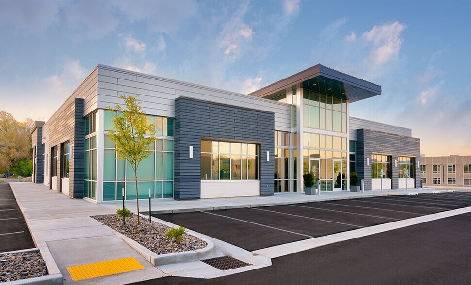Primary Photo Of 451 Highlander Blvd, Arlington Storefront Retail Office For Lease