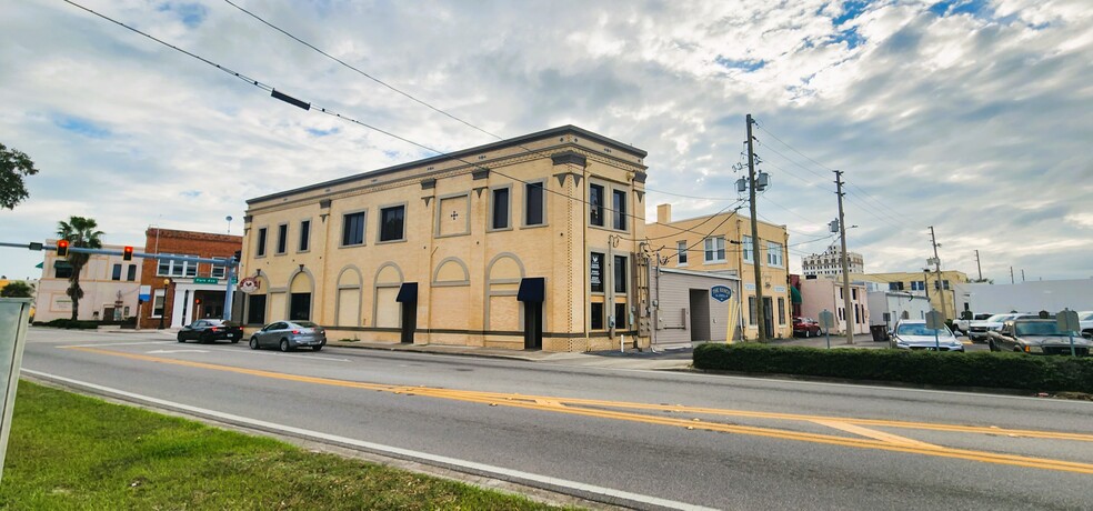 Primary Photo Of 251 E Park Ave, Lake Wales Office For Lease