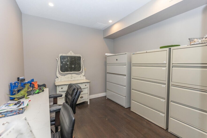 More Photos Of 3060 S Fremont Ave, Springfield General Retail For Sale