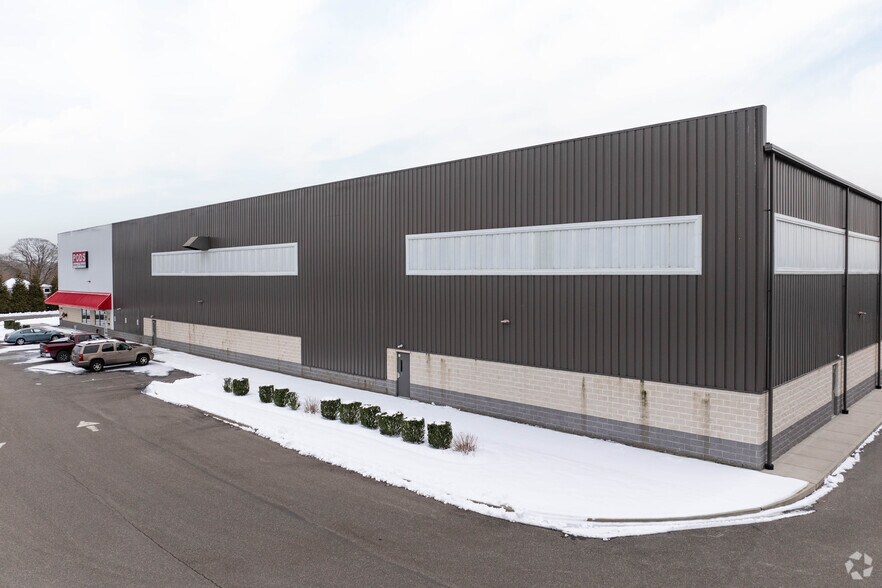 More Photos Of 3651 Middle Country Rd, Calverton Industrial For Lease