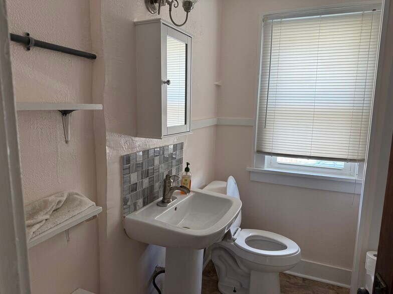 More Photos Of 2054 N 4th St, Columbus Apartments For Sale