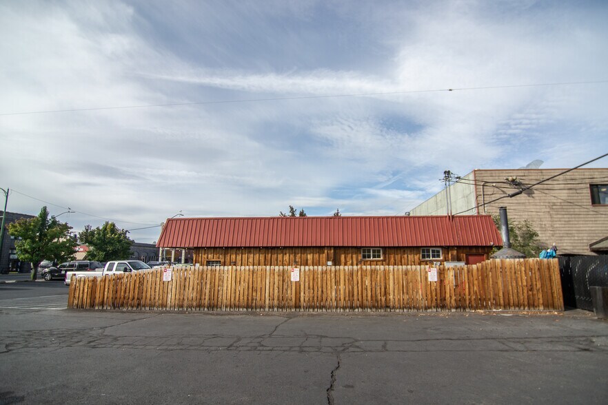 More Photos Of 121 NE 3rd St, Prineville Restaurant For Sale
