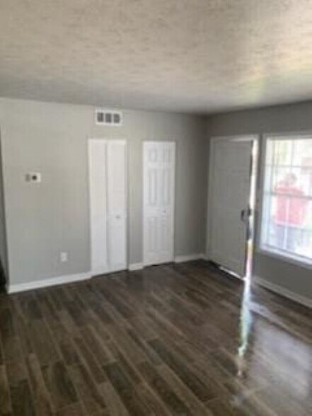 More Photos Of 323 S King Ave, Pine Mountain Apartments For Sale
