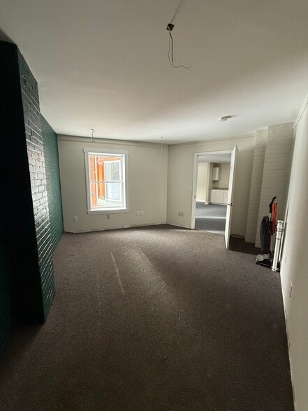 More Photos Of 40 Canal St, Lancaster Office For Lease