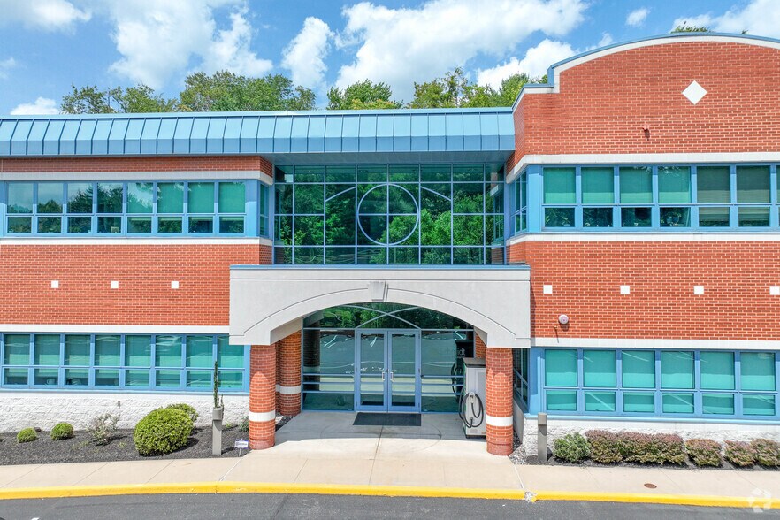 More Photos Of 125 Hillvue Ln, Pittsburgh Office For Lease