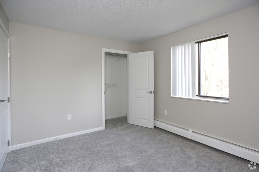More Photos Of 670 N Commercial St, Manchester Apartments For Lease