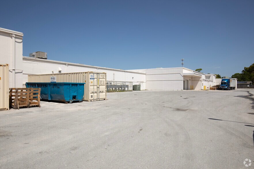 More Photos Of 12134 US Hwy 19, Hudson Unknown For Lease