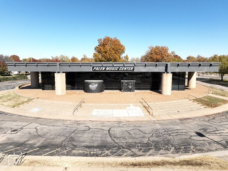 More Photos Of 2300 E Lincoln St, Wichita Freestanding For Lease