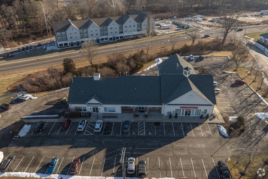 More Photos Of 31 Old Route 7, Brookfield Medical For Lease