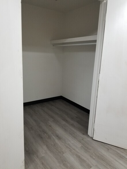More Photos Of 49 Public Sq, Shelbyville Office For Sale