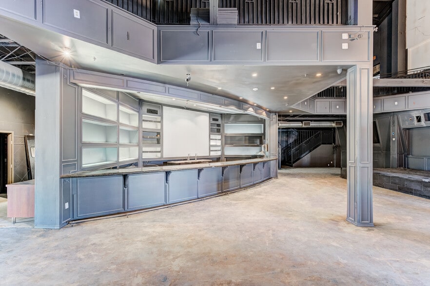 More Photos Of 324 Fm-1960 Rd, Houston General Retail For Sale