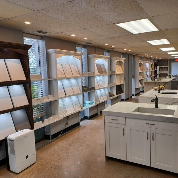 Primary Photo Of 12145 Levan Rd, Livonia Warehouse For Lease