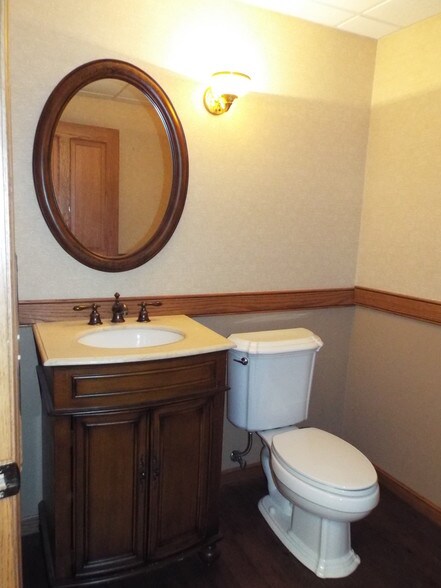 More Photos Of 1151 Bethel Rd, Columbus Medical For Sale