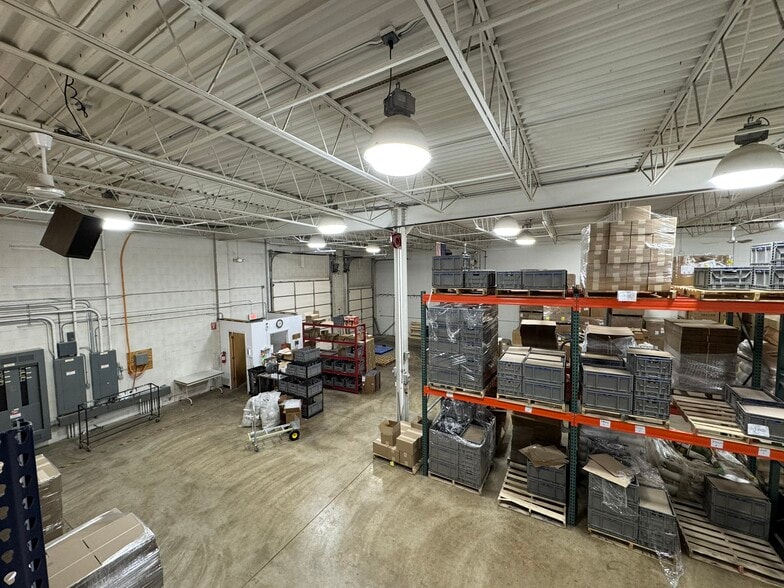 More Photos Of 2362 Industrial Dr, Neenah Warehouse For Lease