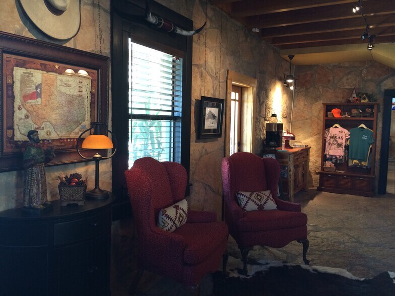 More Photos Of 401 US Highway 67, Santa Anna Hotel For Sale