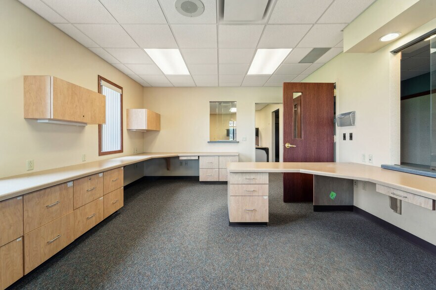 More Photos Of 790 Eastgate Dr, Ripon Medical For Sale