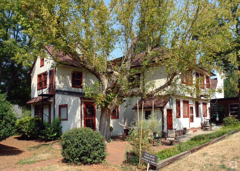 More Photos Of 1012 W Fifth St, Winston-Salem Office For Lease