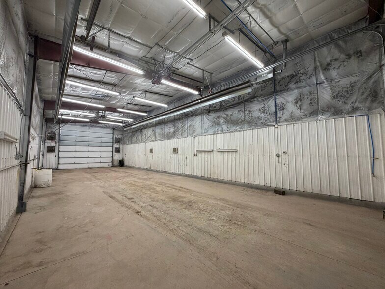 More Photos Of 800 S Smith Rd, Riverton Industrial For Lease