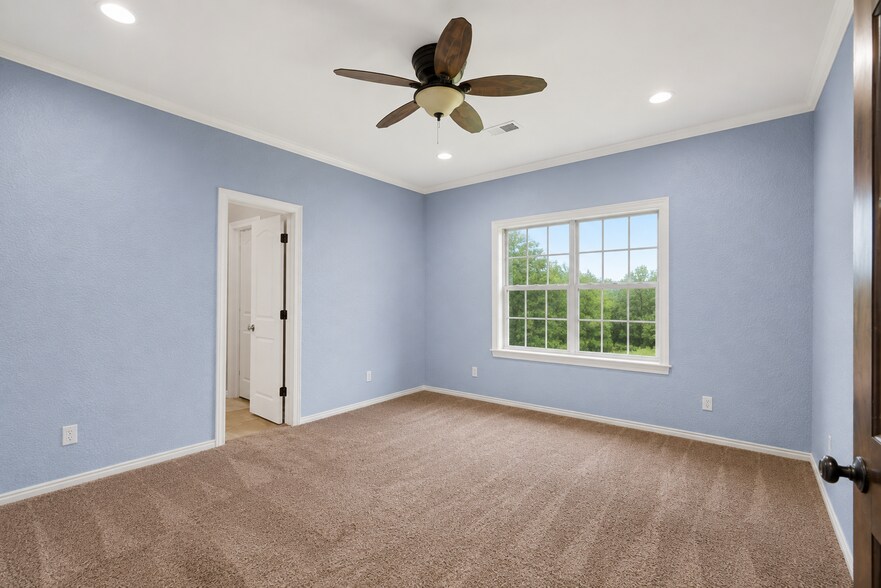 More Photos Of 701 County Road 107, Georgetown Specialty For Lease