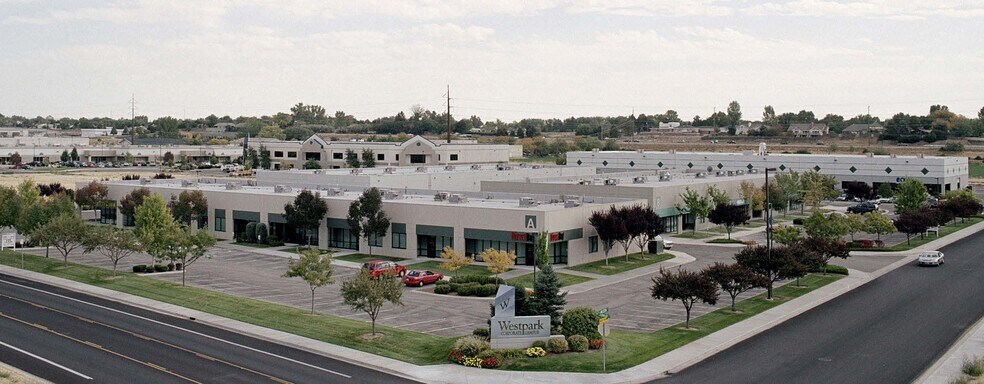 More Photos Of 9925-9939 Emerald St, Boise Flex For Lease