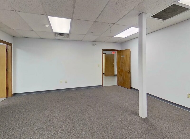 More Photos Of 135 Folly Mill Rd, Seabrook Office Residential For Sale