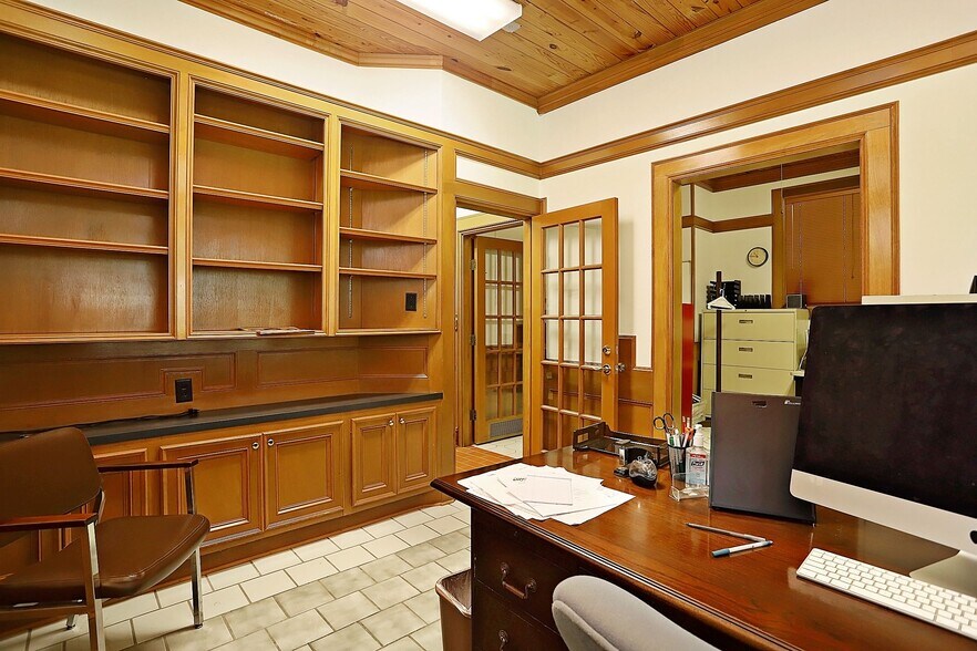 More Photos Of 6130 Wheatley St, Houston General Retail For Sale