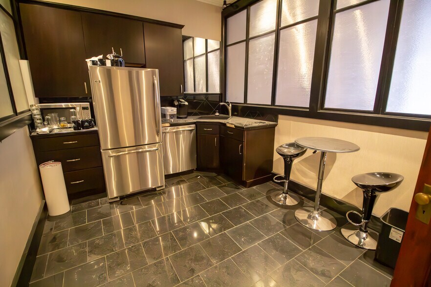 More Photos Of 174 Glen St, Glens Falls Office For Sale