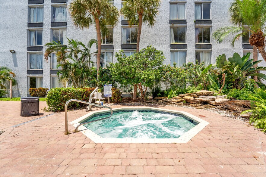 More Photos Of 5100 N State Road 7, Fort Lauderdale Hotel For Sale