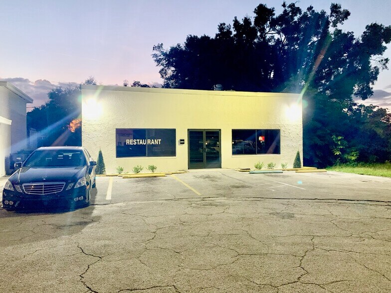 More Photos Of 9714 N Nebraska Ave, Tampa Restaurant For Sale