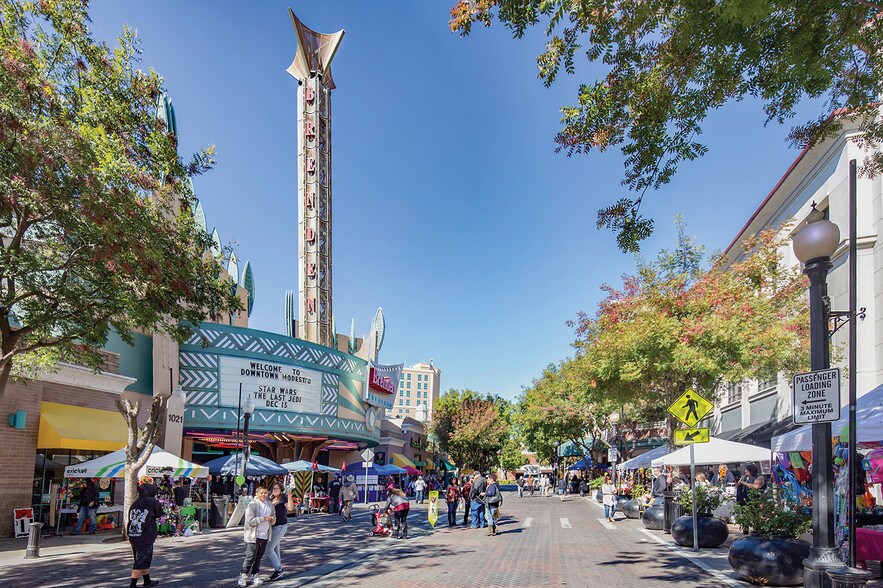 More Photos Of 1021 10th St, Modesto Movie Theatre For Lease