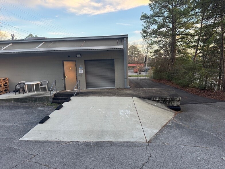 More Photos Of 238 W Valley Ave, Birmingham Office For Lease