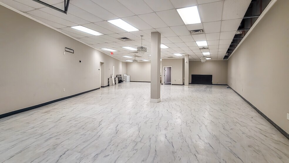 More Photos Of 5105 Reagan Dr, Charlotte Storefront Retail Office For Sale