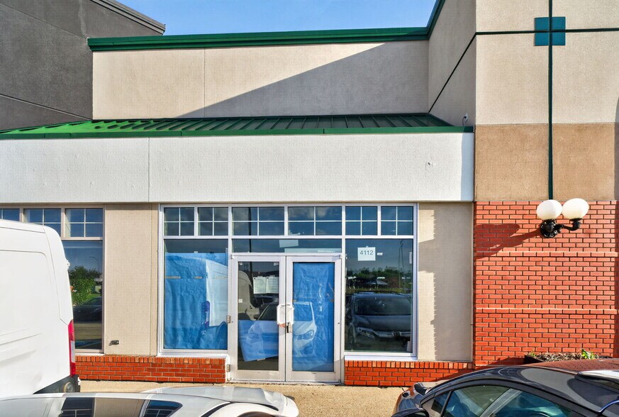 More Photos Of 4112-4120 Calgary Trl NW, Edmonton Unknown For Lease