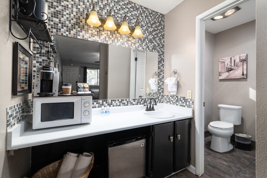 More Photos Of 1072 Ski Run Blvd, South Lake Tahoe Hotel For Sale