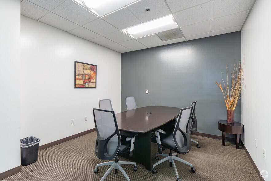 More Photos Of 4900 California Ave, Bakersfield Coworking Space