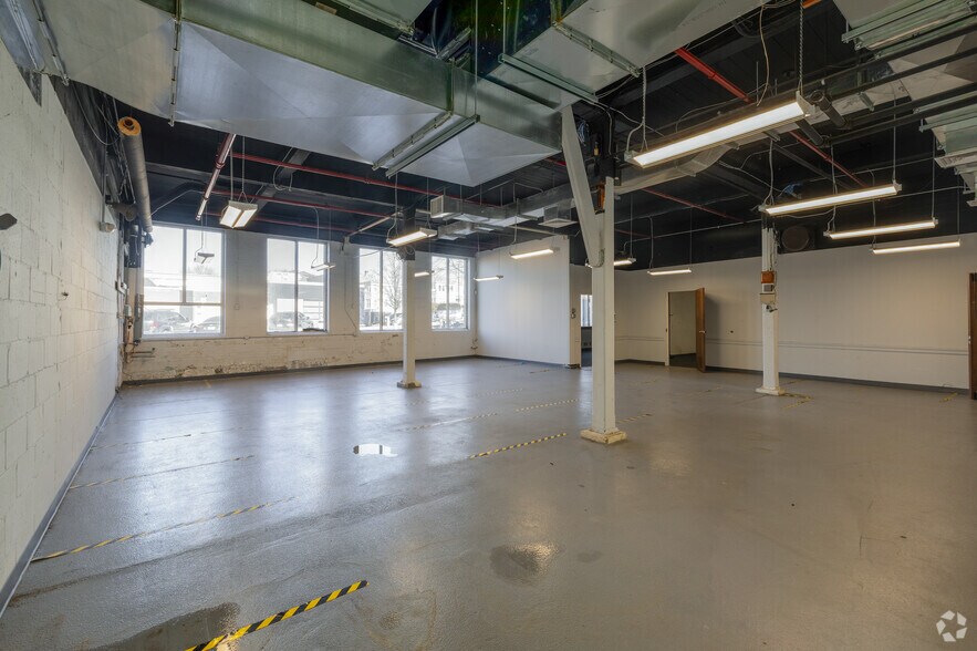 More Photos Of 650 Franklin Ave, Hartford Manufacturing For Sale