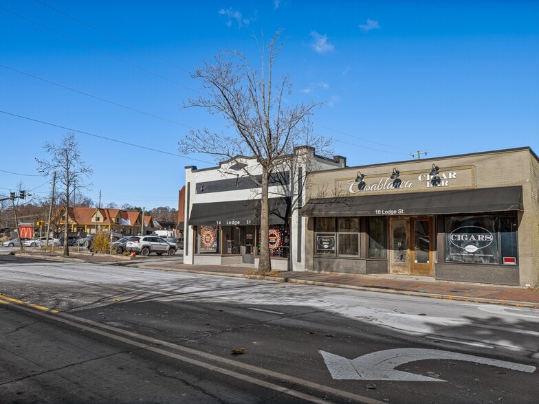 More Photos Of 14 Lodge St, Asheville Storefront Retail Office For Lease