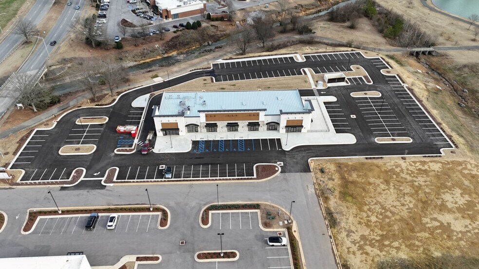 More Photos Of 2626 Carl T Jones SE Dr, Huntsville General Retail For Lease