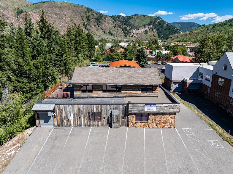 More Photos Of 40833 Highway 6, Avon General Retail For Sale