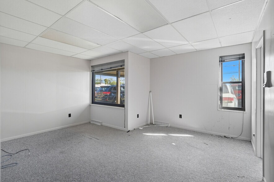 More Photos Of 9309-9319 Cincinnati-Columbus Rd, West Chester Office For Lease