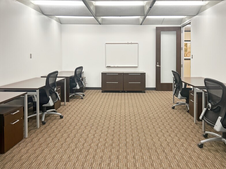 More Photos Of 10180 101 St NW, Edmonton Coworking Space