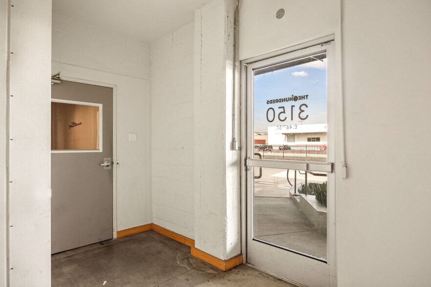 More Photos Of 3150 E 46th St, Los Angeles Loft Creative Space For Lease