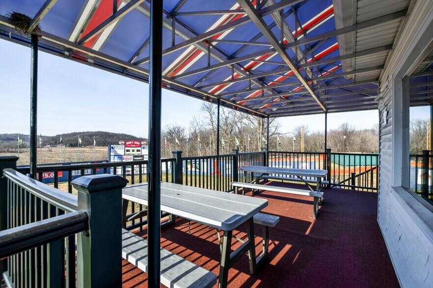 More Photos Of 10267 US Highway 14, Mazomanie Sports And Entertainment For Sale