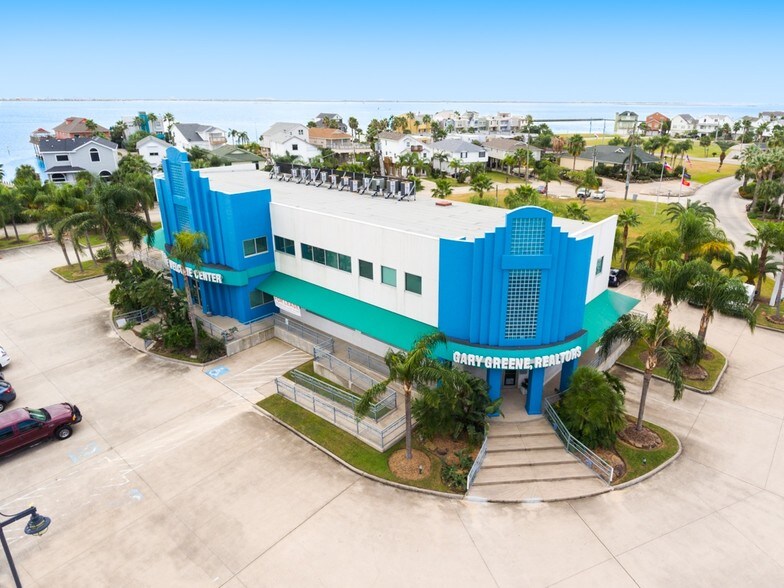 More Photos Of 101 Tiki Dr, Tiki Island Office Residential For Lease
