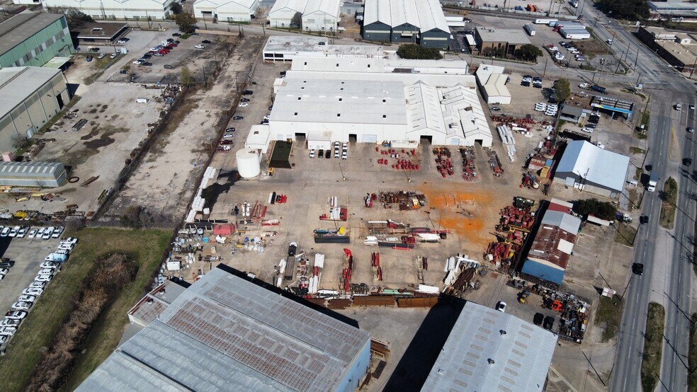 More Photos Of 5306 Clinton Dr, Houston Manufacturing For Lease