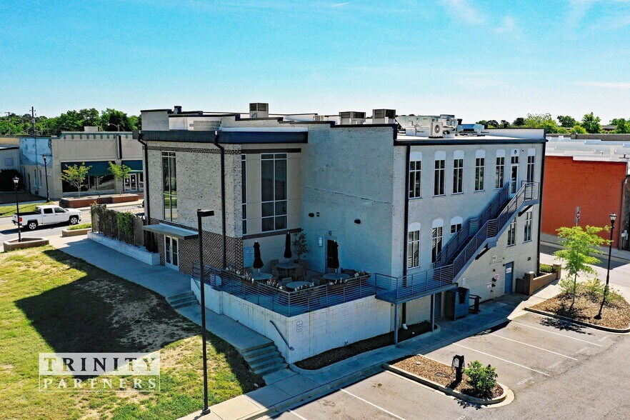 Primary Photo Of 101 W Main St, Lexington Storefront Retail Office For Lease